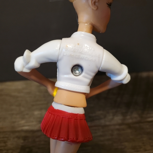 2007 Mattel Skater Barbie McDonald's Toy - Picture 2 of 3